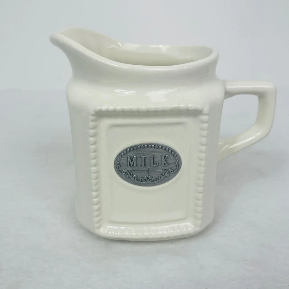 THL Ceramic Milk Creamer Pitcher Cream Farmhouse Metal Plaque Accent Excellent